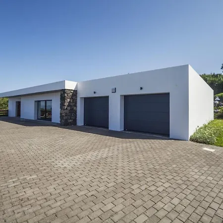 Quinta Da Morgadia - Azorean Butler